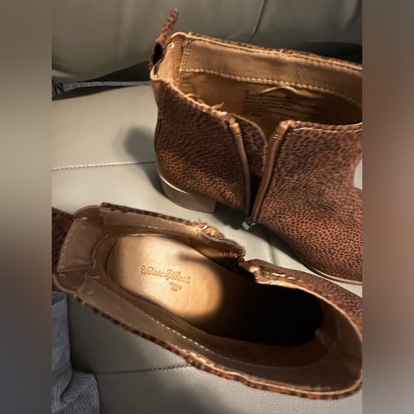 NWOT Universal threads SZ 8.5 ankle boots - Picture 3 of 4